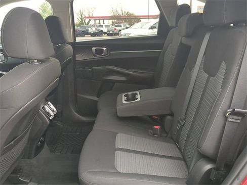 Used 2022 Kia Sorento LX image 13