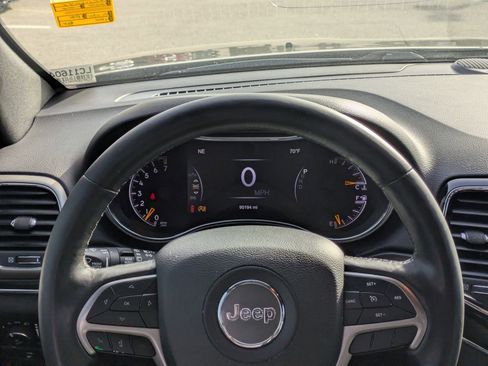 Used 2020 Jeep Grand Cherokee Limited w/ Luxury Group II image 22