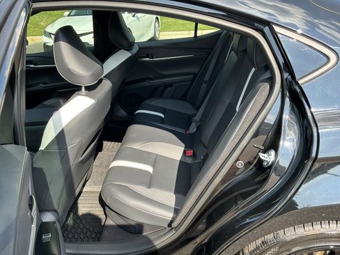 Used 2026 Toyota Camry SE FWD image 30