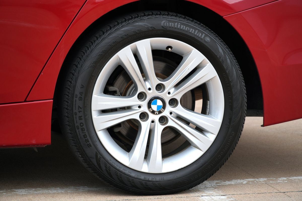 Used 2018 BMW 320i Sedan w/ Convenience Package RWD image 28