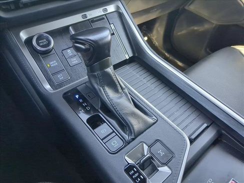 Used 2024 Lexus GX 550 w/ Cold Area Package AWD/4WD image 12