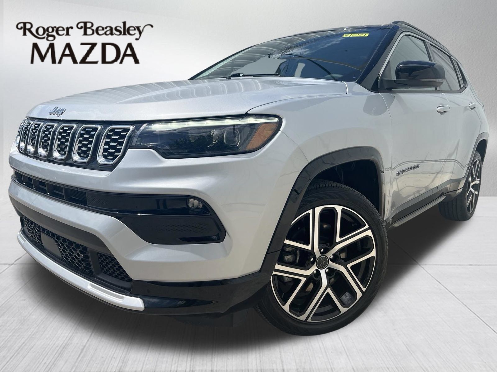 Used 2025 Jeep Compass Limited w/ Elite Group AWD/4WD image 1