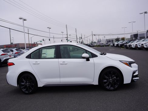 New 2026 Toyota Corolla SE image 4