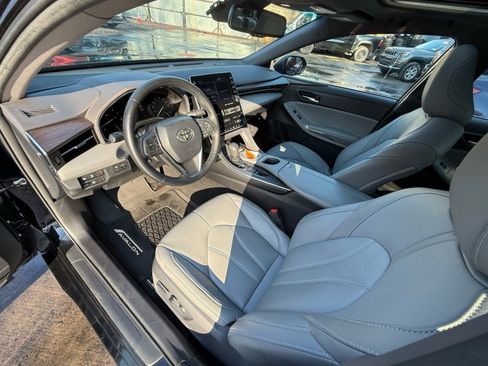 Used 2019 Toyota Avalon XLE image 6