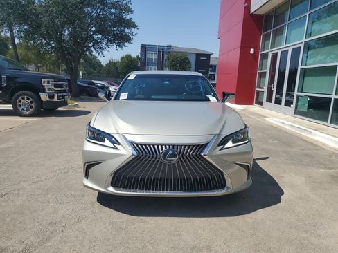 Used 2020 Lexus ES 350 w/ Premium Package FWD image 8
