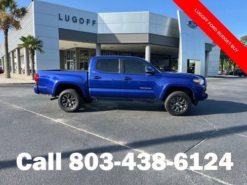 Used 2023 Toyota Tacoma SR5 AWD/4WD image 2