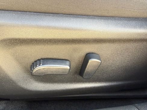 Used 2025 Nissan Altima 2.5 SV FWD image 14