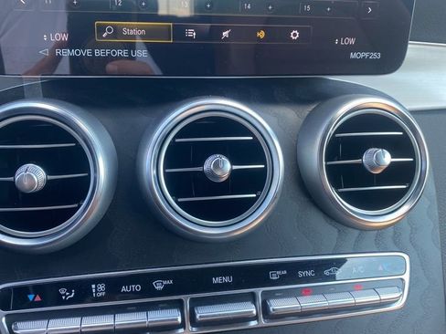 Used 2022 Mercedes-Benz GLC 43 AMG 4MATIC image 26