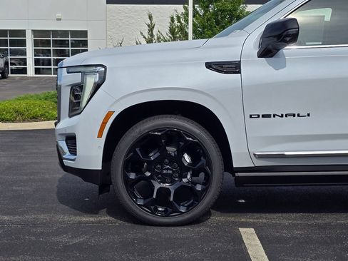 New 2026 GMC Yukon Denali w/ Denali Reserve Package AWD/4WD image 37