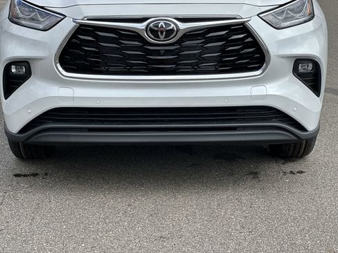 New 2026 Toyota Highlander Limited image 15