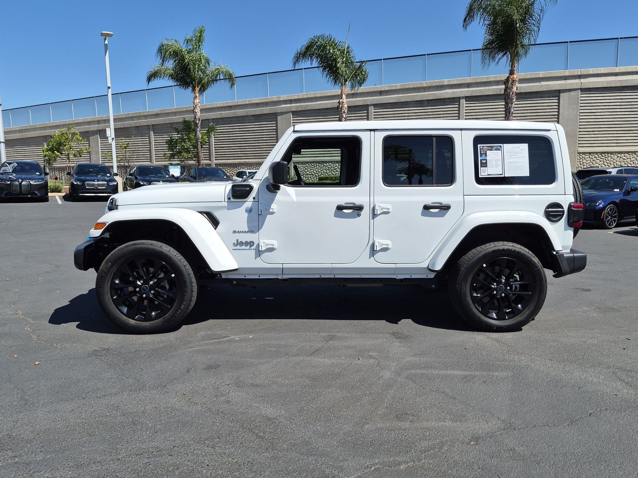 Used 2024 Jeep Wrangler Unlimited Sahara w/ Safety Group AWD/4WD image 7