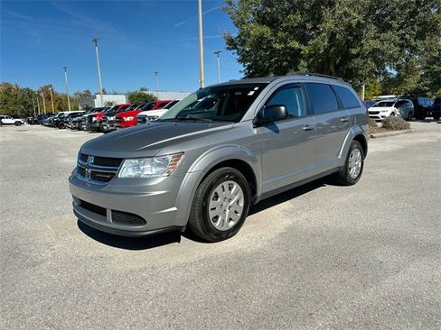 Used 2017 Dodge Journey SE image 2