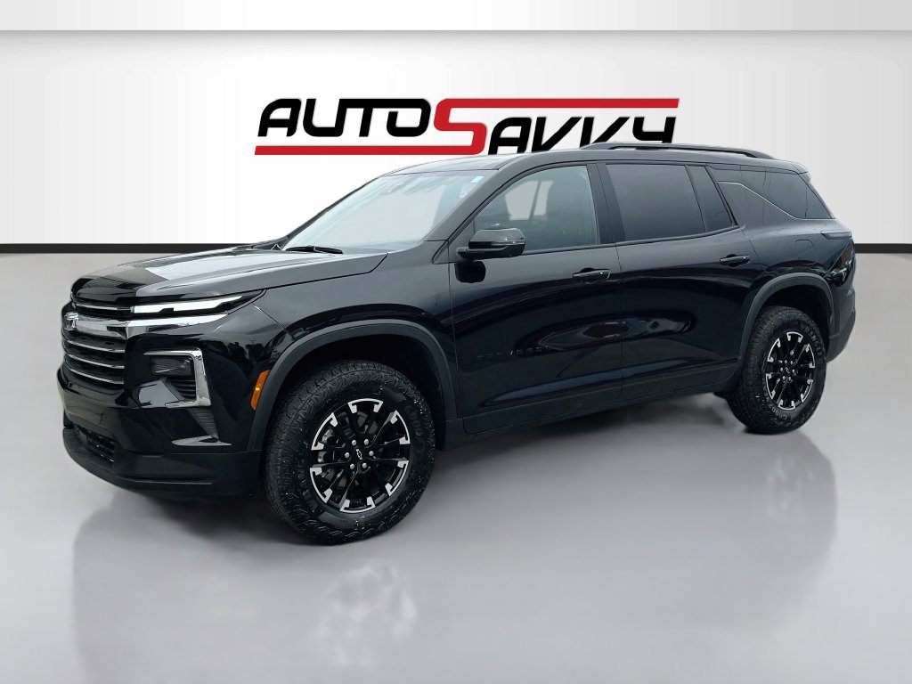 Used 2025 Chevrolet Traverse Z71 w/ Driver Confidence Package AWD/4WD image 3
