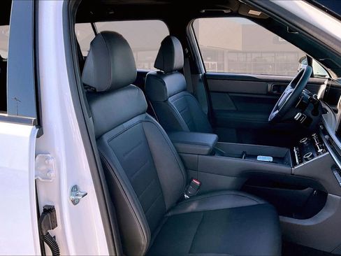 Used 2026 Hyundai Santa Fe Calligraphy image 8