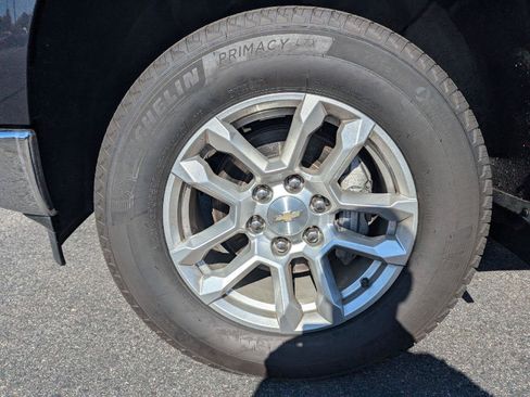Used 2024 Chevrolet Silverado 1500 LT AWD/4WD image 11