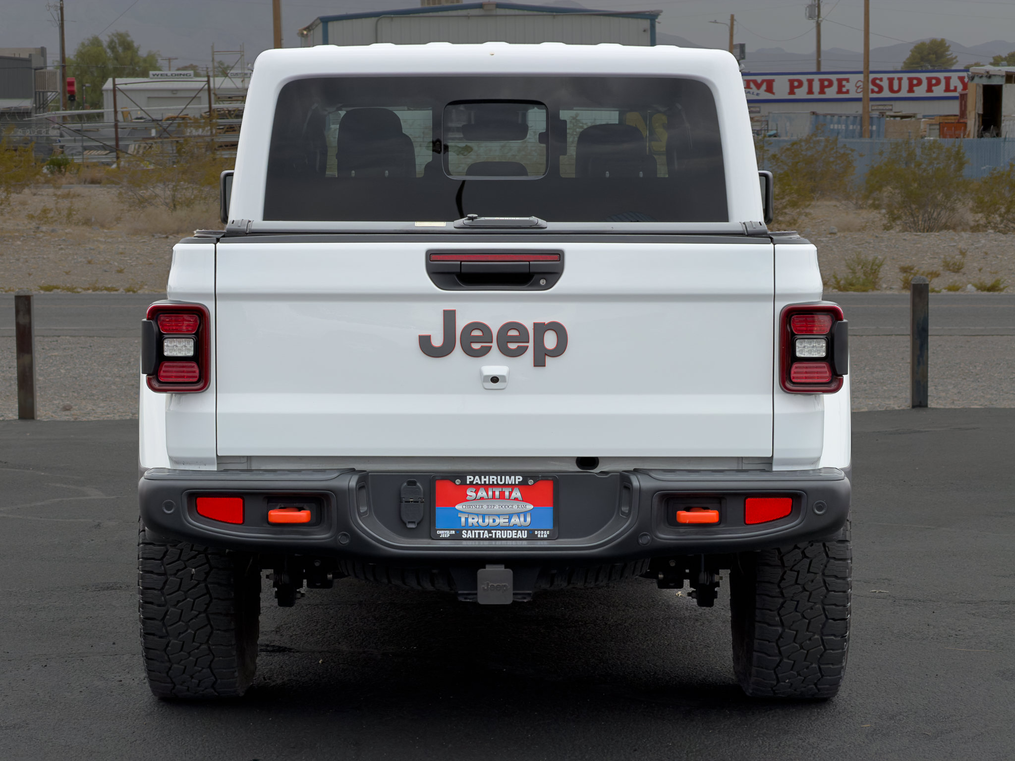 Used 2024 Jeep Gladiator Mojave AWD/4WD image 4