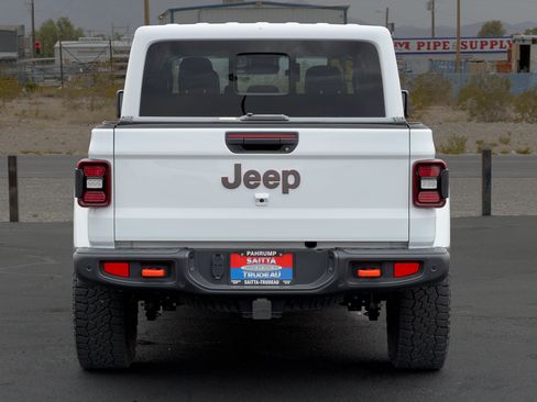 Used 2024 Jeep Gladiator Mojave AWD/4WD image 4