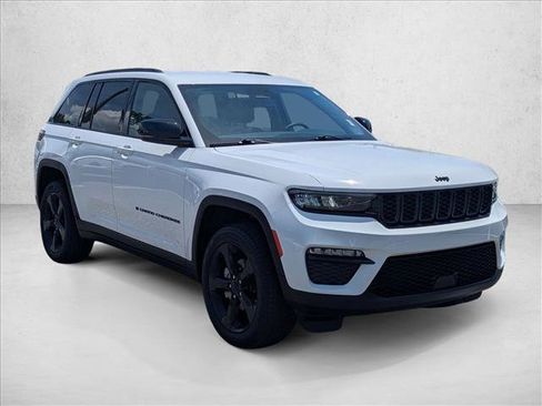 Used 2023 Jeep Grand Cherokee Limited w/ Black Appearance Package RWD image 3
