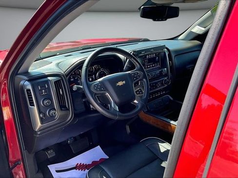Used 2018 Chevrolet Silverado 1500 High Country AWD/4WD image 17