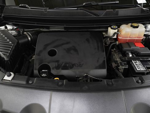 Used 2018 Chevrolet Traverse LT image 26