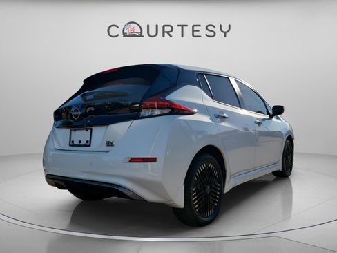Certified 2024 Nissan Leaf SV Plus image 5