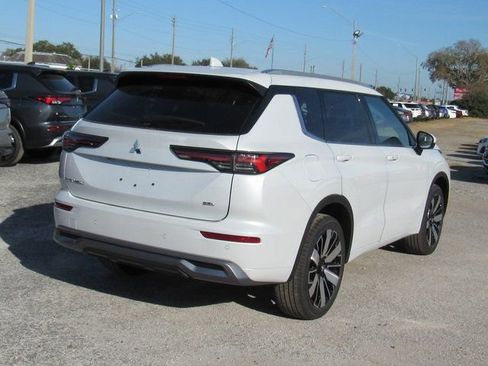 New 2026 Mitsubishi Outlander SEL FWD image 3