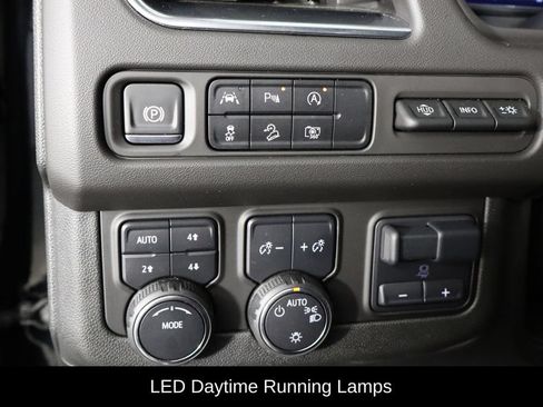 Used 2024 Chevrolet Tahoe Premier AWD/4WD image 22
