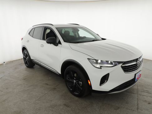 Used 2022 Buick Envision Essence w/ Technology Package II image 4