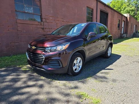 Used 2021 Chevrolet Trax LS AWD/4WD image 1