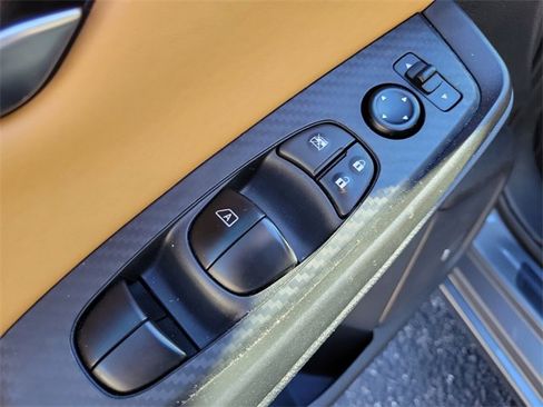 Used 2025 Nissan Sentra SV w/ SV Premium Package image 15