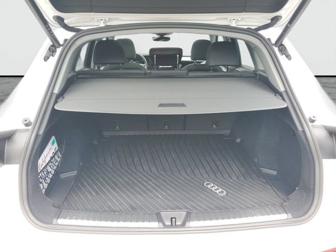 Used 2025 Audi Q5 Premium w/ Convenience Package AWD/4WD image 8