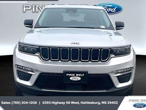 Used 2023 Jeep Grand Cherokee 4WD 4xe image 3