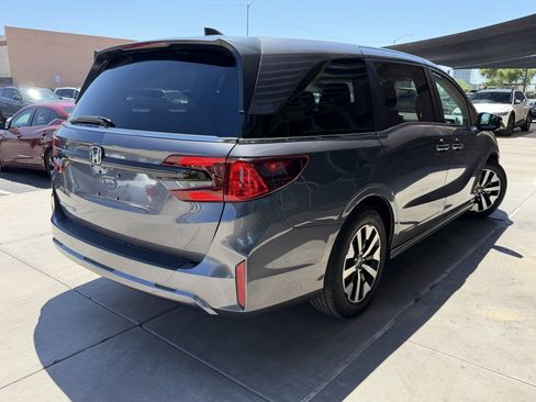 Used 2025 Honda Odyssey EX-L image 4