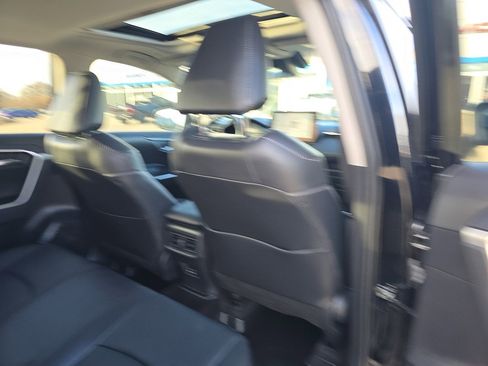 Used 2023 Toyota RAV4 XLE Premium image 16