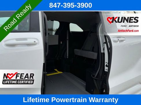 Used 2025 Toyota Sienna LE image 23
