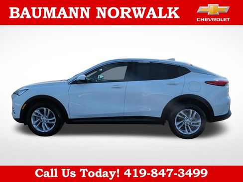 Used 2025 Buick Envista Preferred w/ Convenience I Package FWD image 4