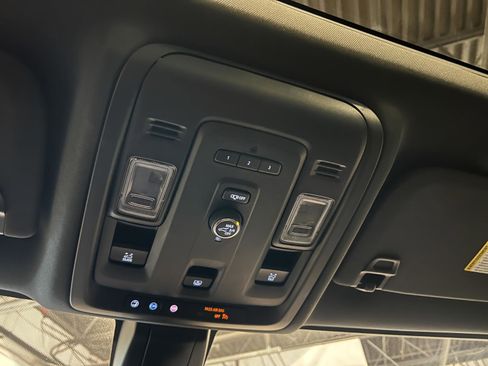 Used 2021 Chevrolet Tahoe Z71 image 22