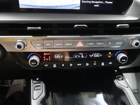 Used 2025 Kia Telluride S AWD/4WD image 28