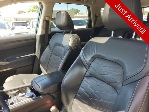 Used 2023 Nissan Pathfinder Platinum AWD/4WD image 19