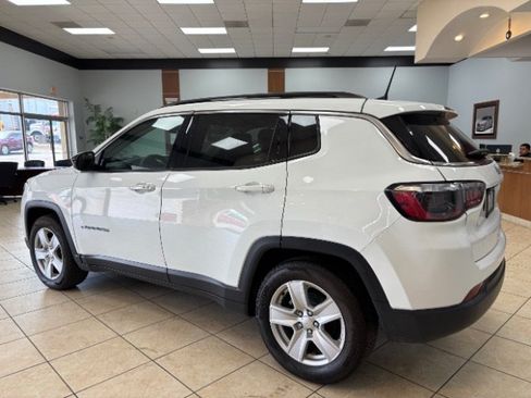 Used 2022 Jeep Compass Latitude w/ Convenience Group FWD image 5