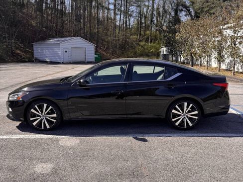 Used 2020 Nissan Altima 2.5 SR FWD image 3