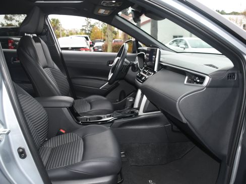 Certified 2024 Toyota Corolla Cross XSE image 21