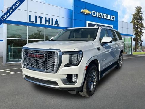 Used 2023 GMC Yukon XL Denali AWD/4WD image 1