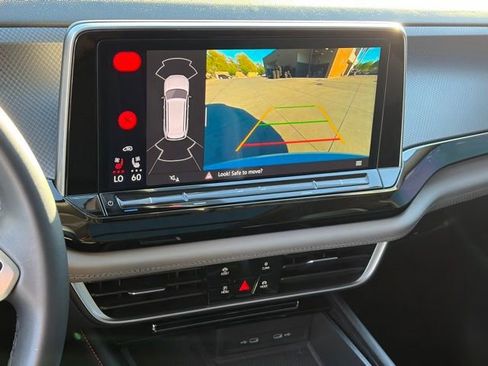 Used 2024 Volkswagen Atlas Peak Edition SE image 21