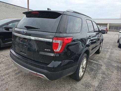 Used 2017 Ford Explorer XLT w/ Equipment Group 202A AWD/4WD image 16