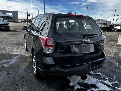 Used 2017 Subaru Forester 2.5i image 3