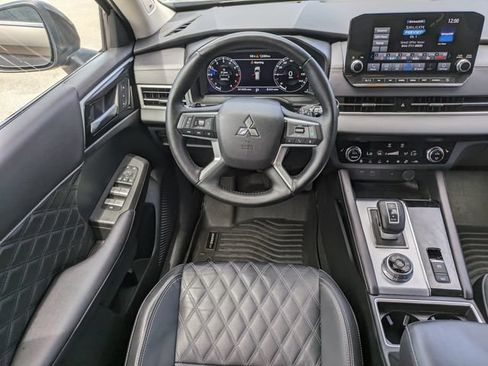 Used 2024 Mitsubishi Outlander SEL FWD image 17