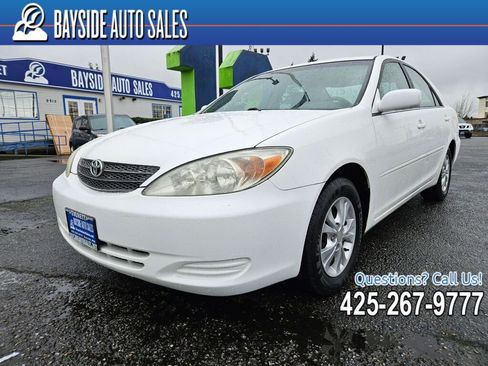 Used 2004 Toyota Camry XLE image 1