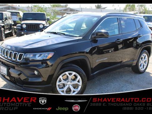 Used 2024 Jeep Compass Latitude image 1