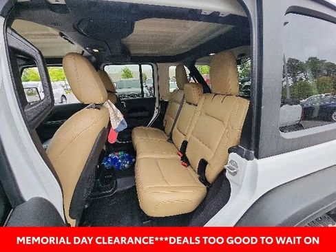 Used 2018 Jeep Wrangler Unlimited Rubicon AWD/4WD image 22